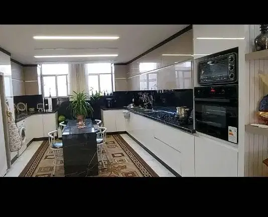 آپارتمان غرق نور
