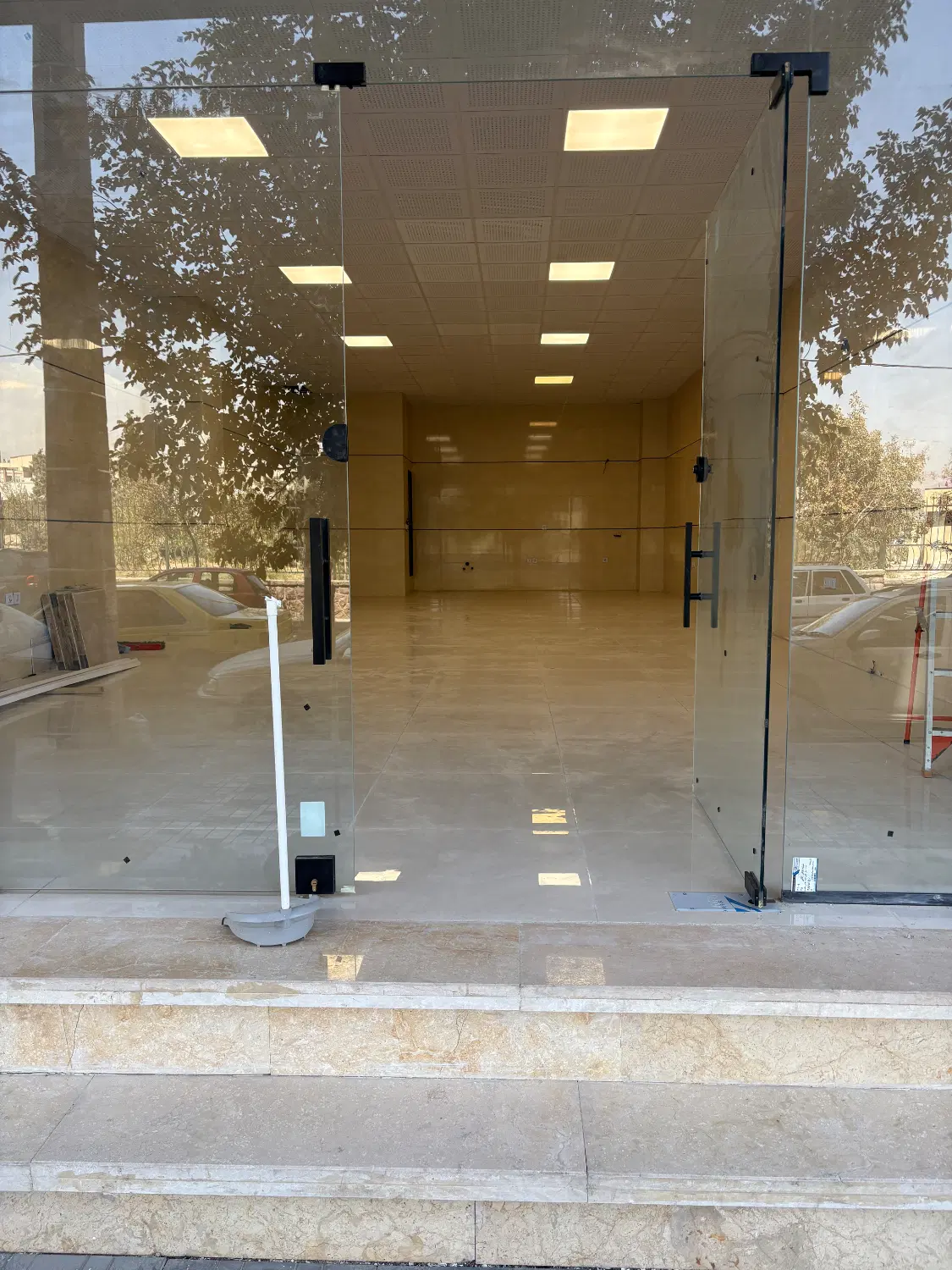 مغازه ۱۰۲ متری گلشهر