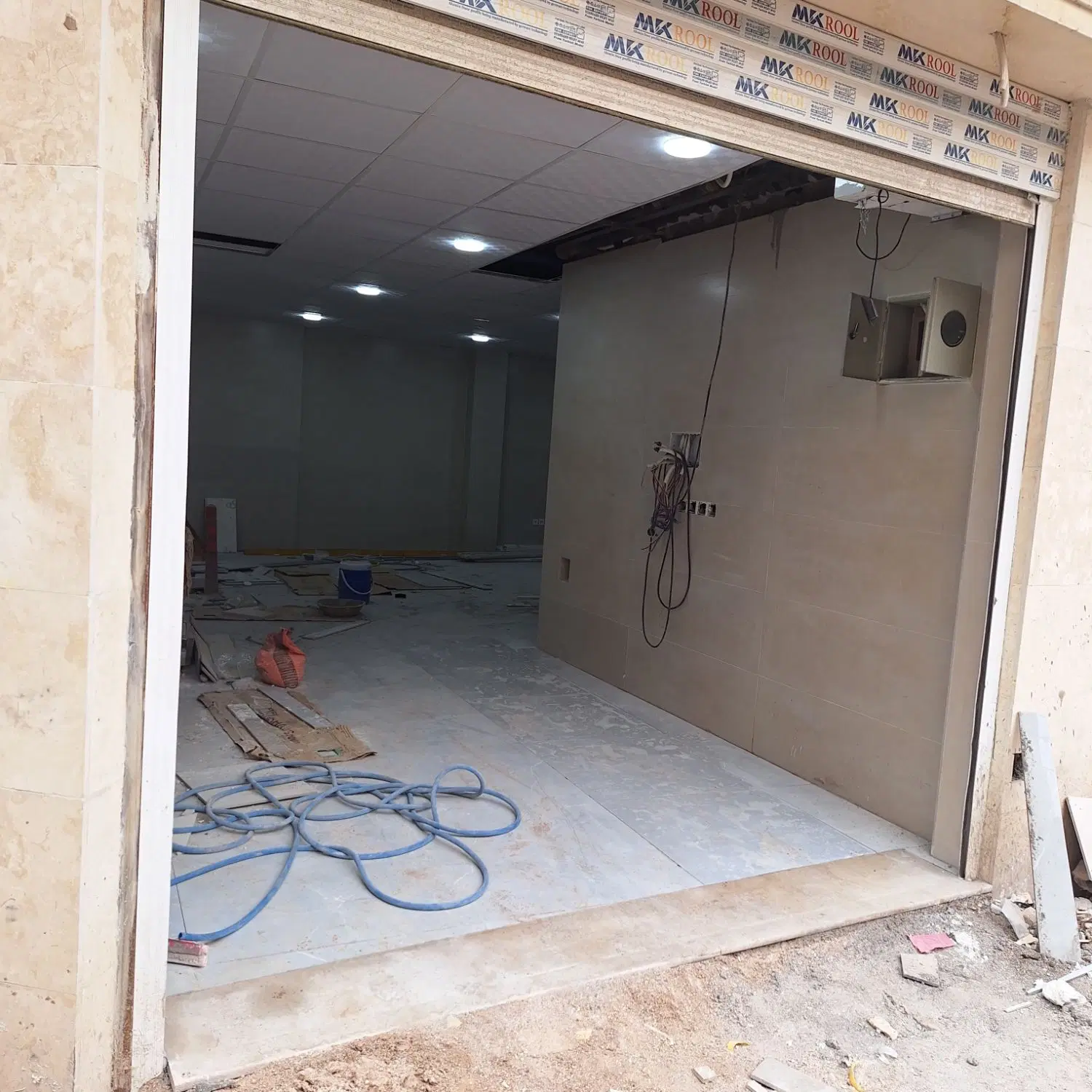 فروش یک باب مغازه ۶۵ متری در بهترین لوکیشن