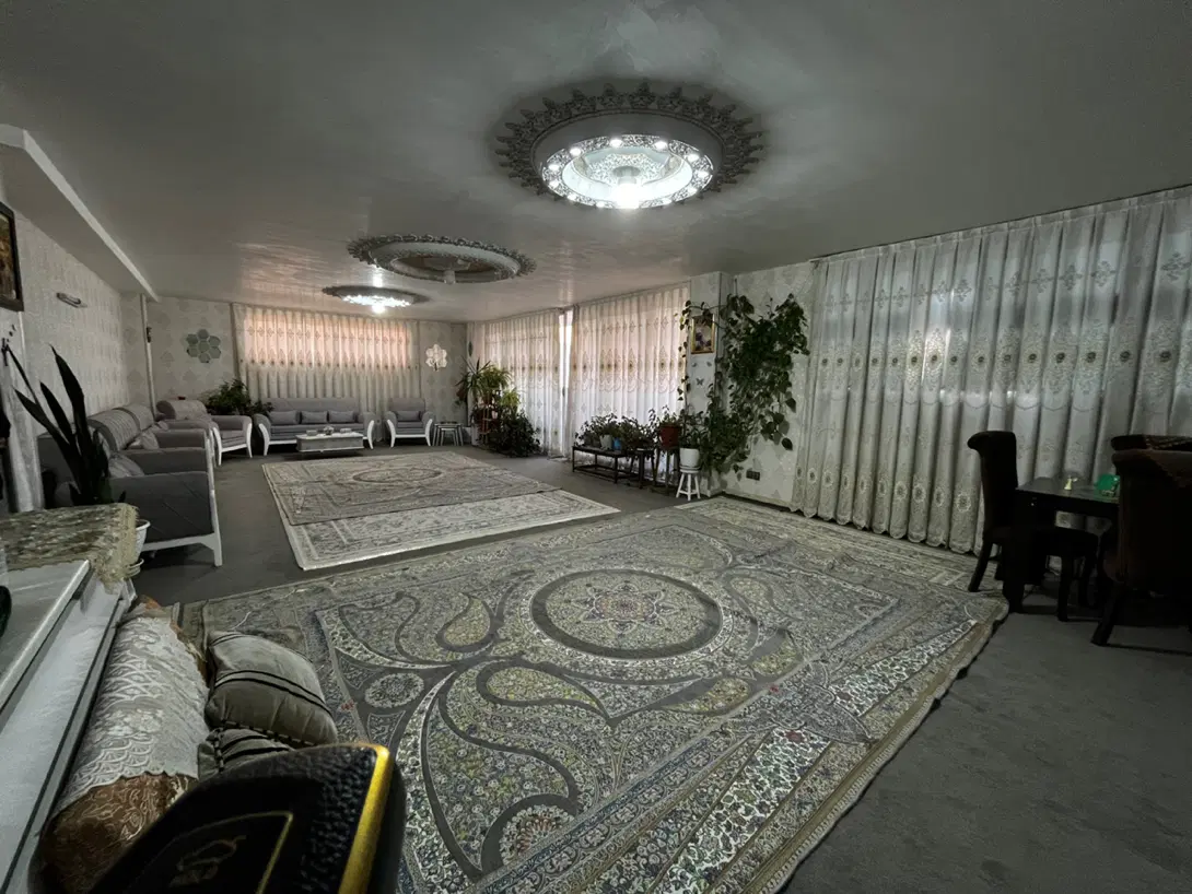 فروش همکف حیاط دار * فردوسی * ۲۷۰متر