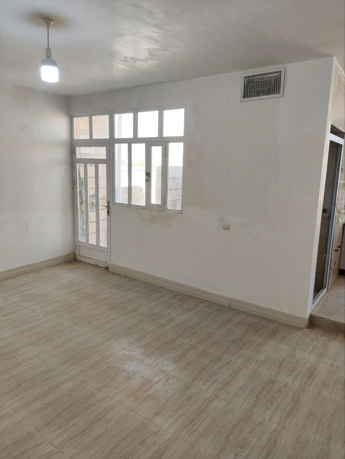 خانه 100متری طبقه بالا سراب یاس