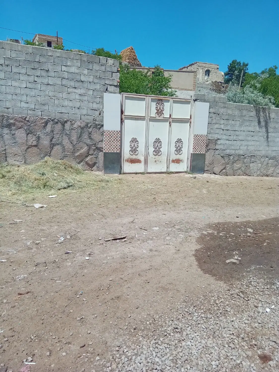 خانه مسکونی دو طبقه به متراژ 433 مترمربع
