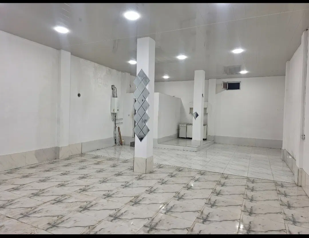 فروش دو واحدمسکونی و یک باب تجاری درحویق.