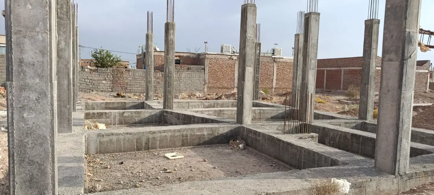 ساختمان نیمه ساز اسکلت بتن