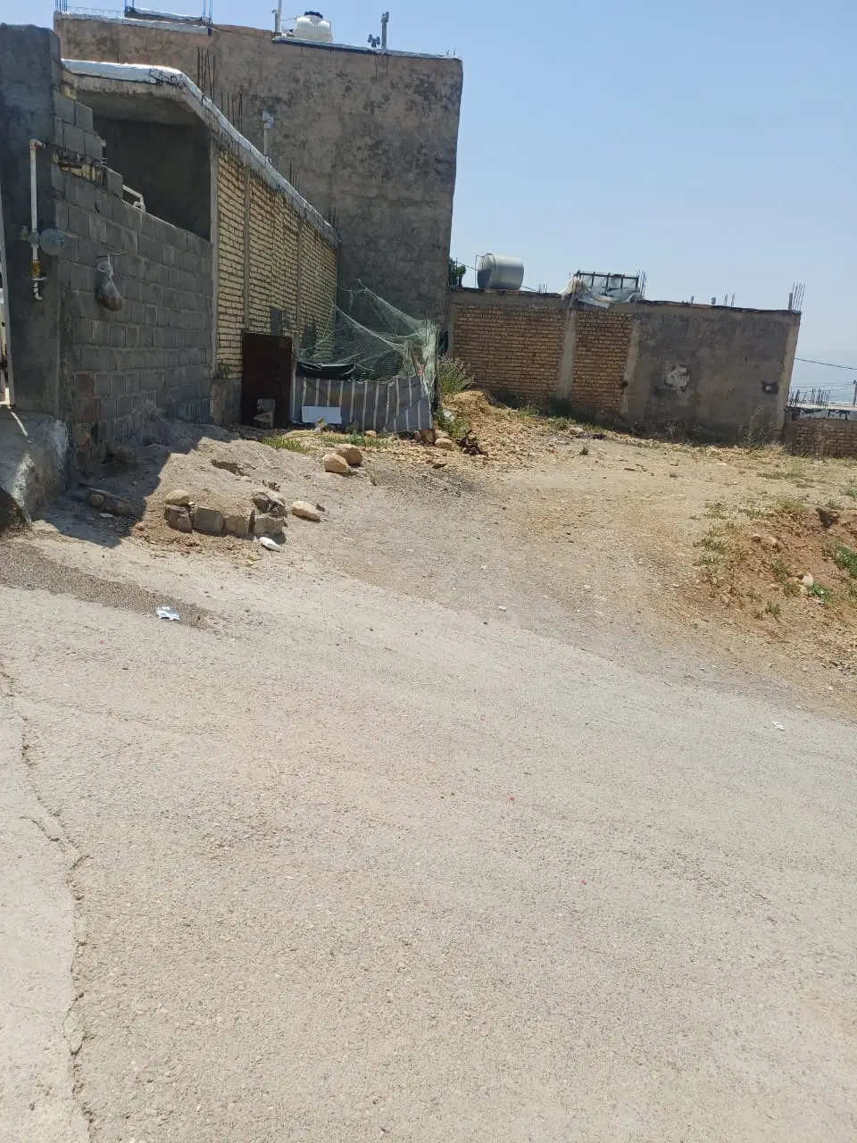 زمین مهریان