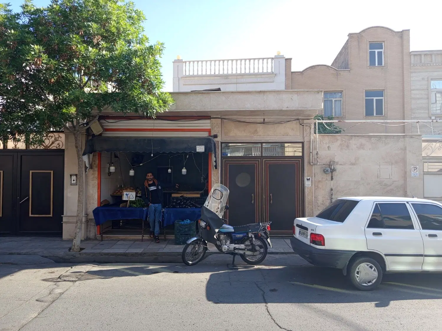 ویلایی دو واحد با تجاری