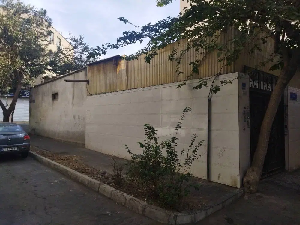 ملک حیاتی 144 متری