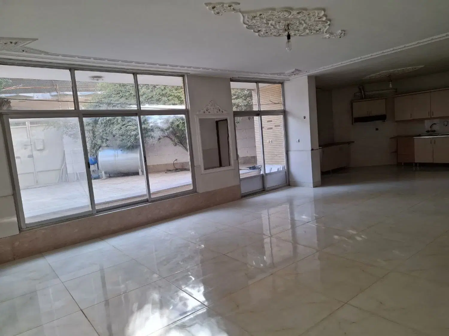 منزل مسکونی حیاط دار دو خواب