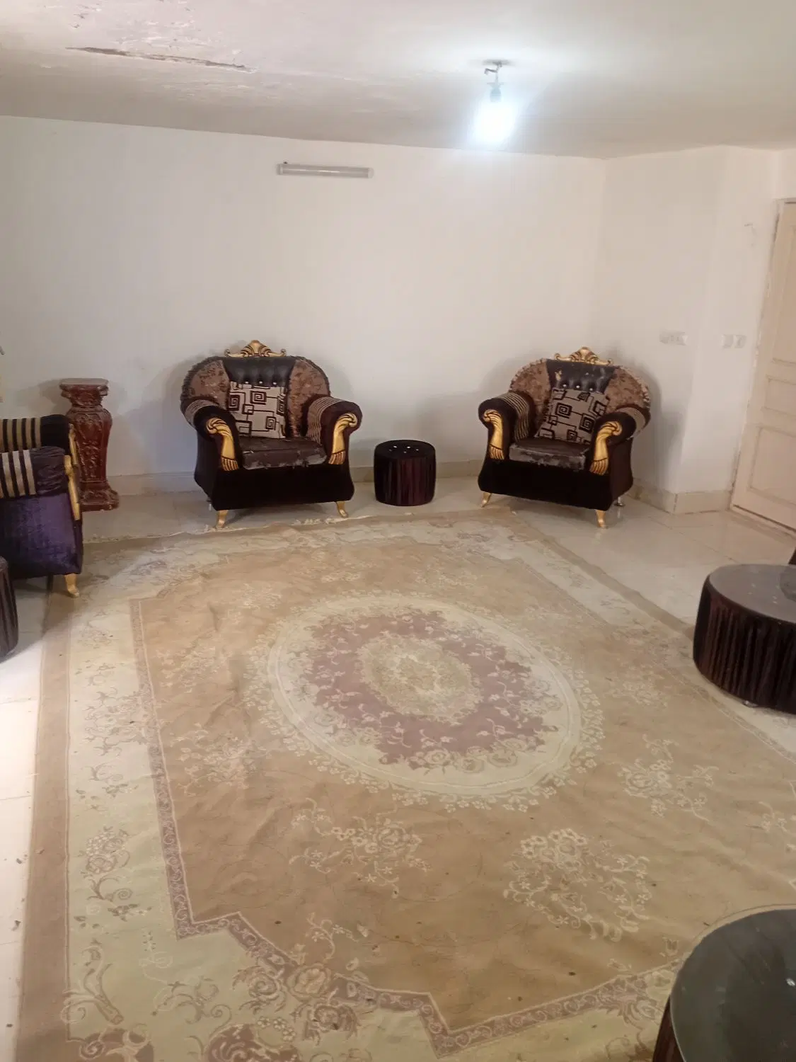 یک واحد ۶۵متری یک خاب