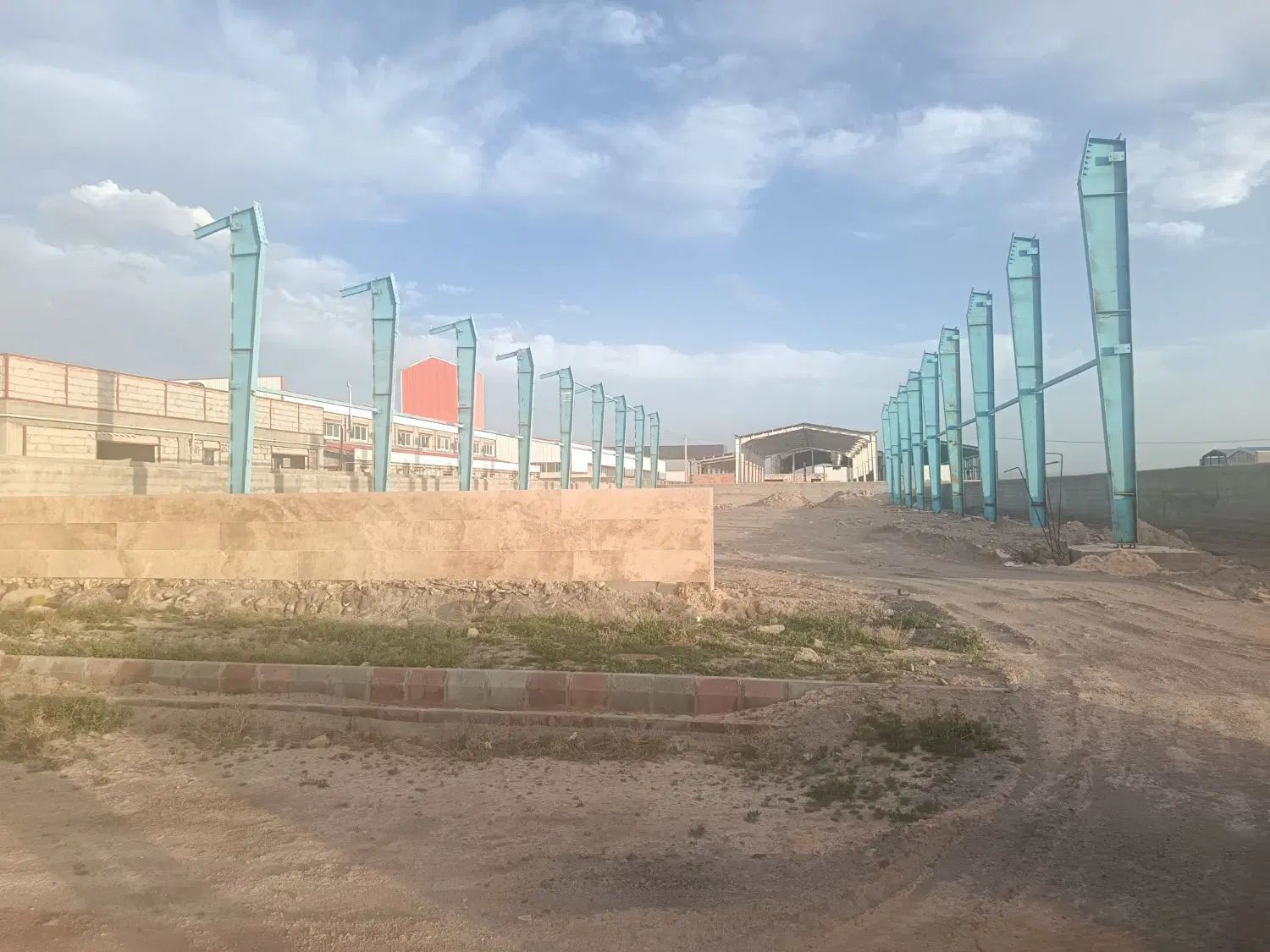 صنعتی نیمه کاره شهرک صنعتی اخولا