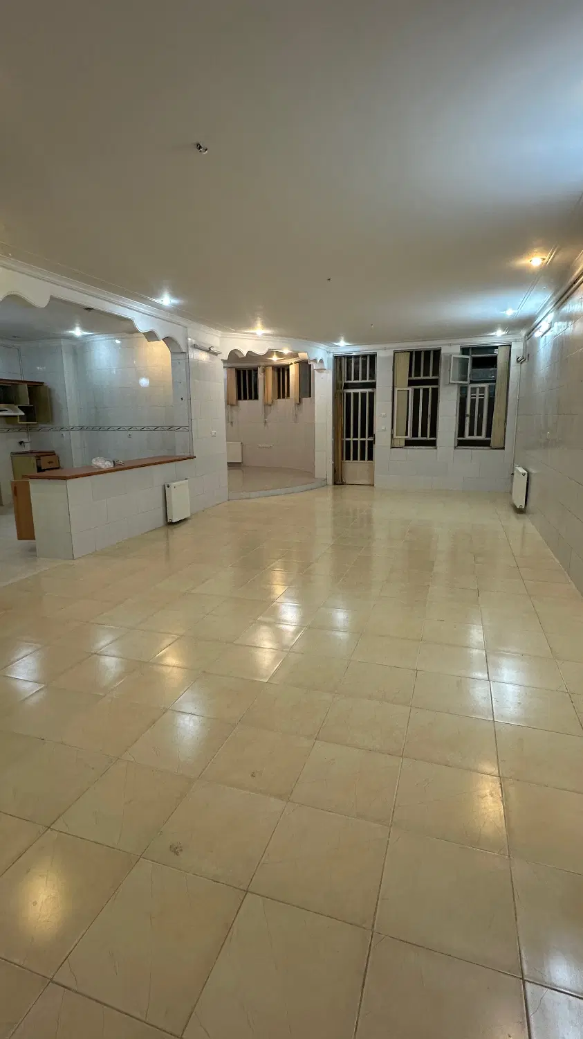 زیر زمین ۱۶۰متری دو خوابه آذریزدی