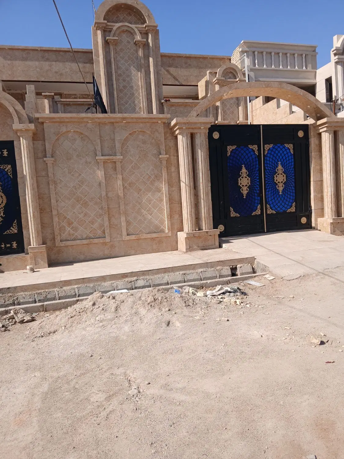 خانه دو طبقه