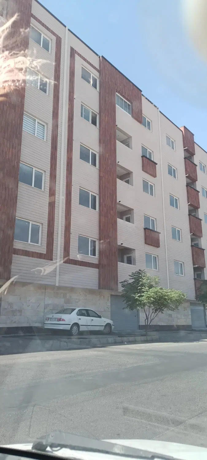 بصیری پور واقع در معصومیه کنار تالار کیان