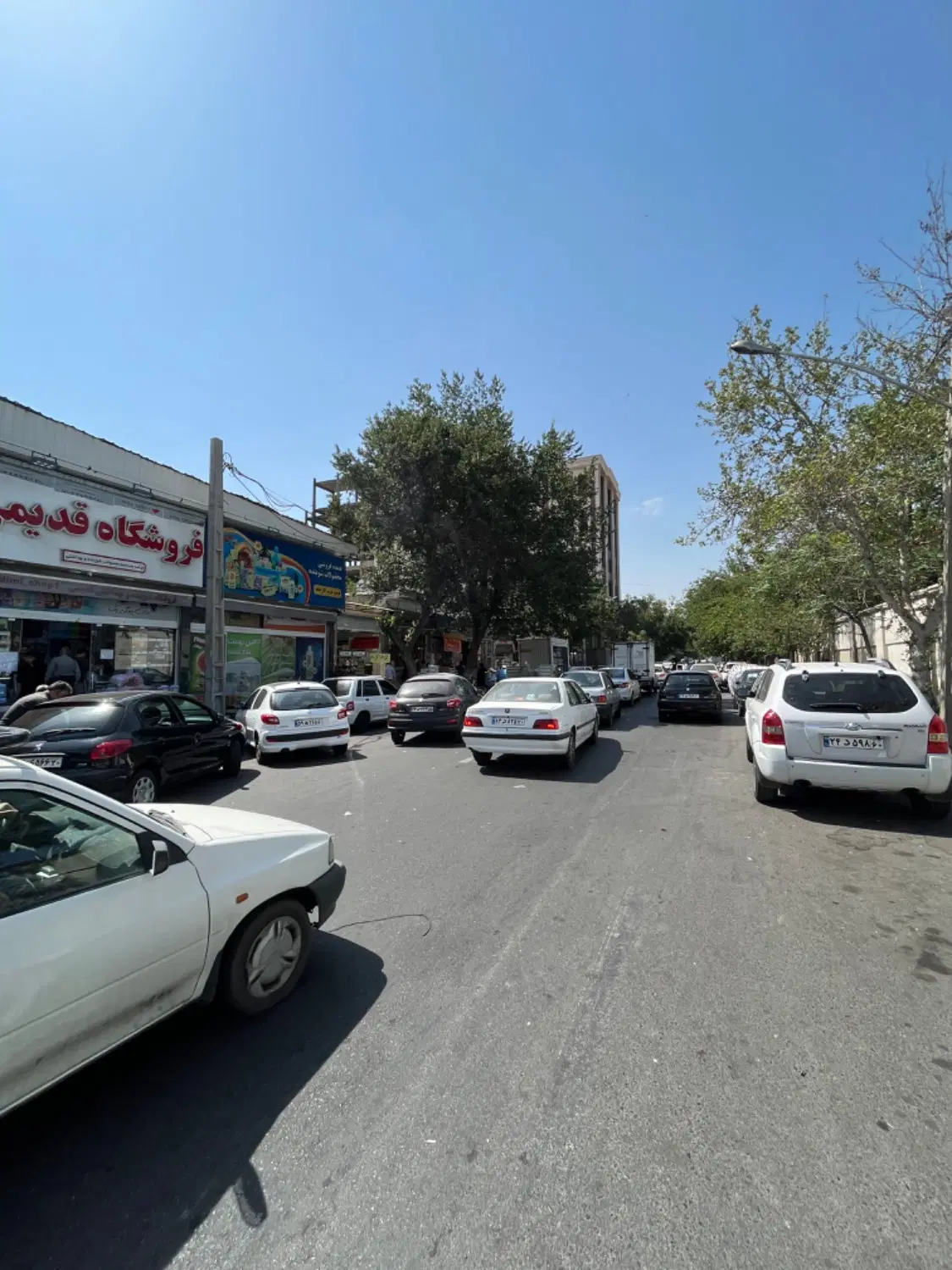 اجاره مغازه بر اصلی انبار نفت(بازار مواد غذایی
