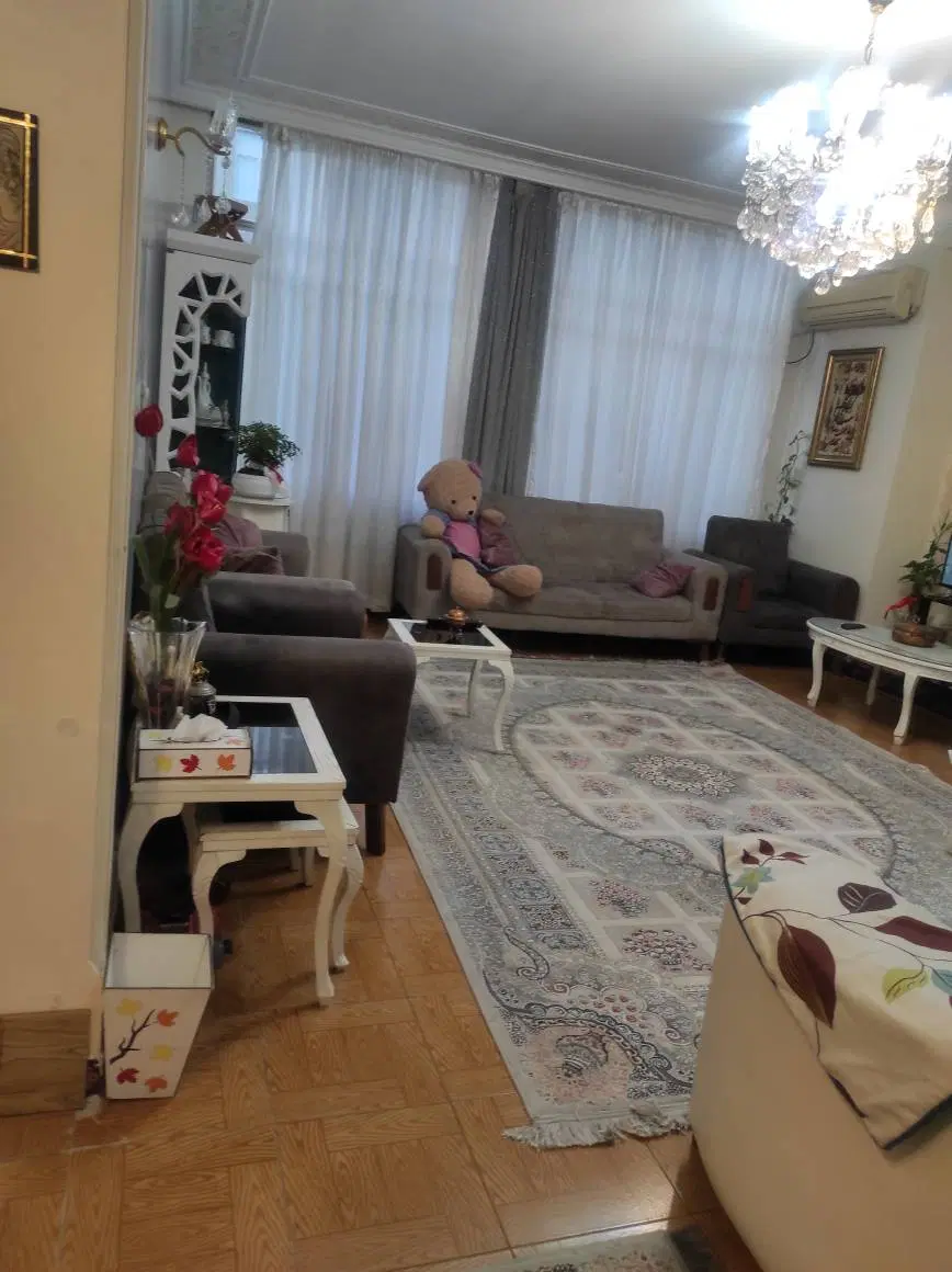 آپارتمان ۱۱۰مترتکواحدی_۳خواب_طبقه دوم_پارکینگ