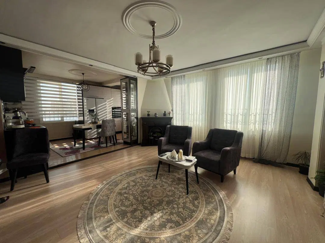 سعادت آباد _ سرو غربی _ آسمان _ ۸۲ متر