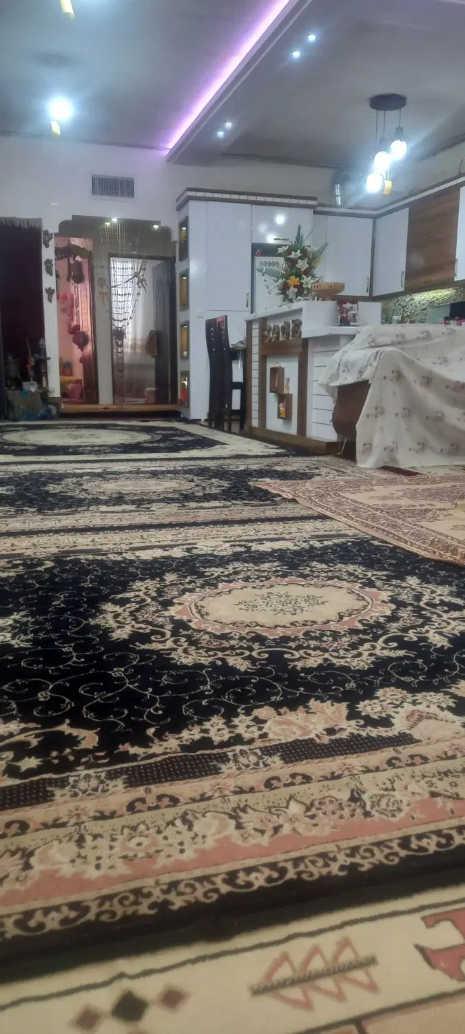 منزل مسکونی شیک وبزرگ