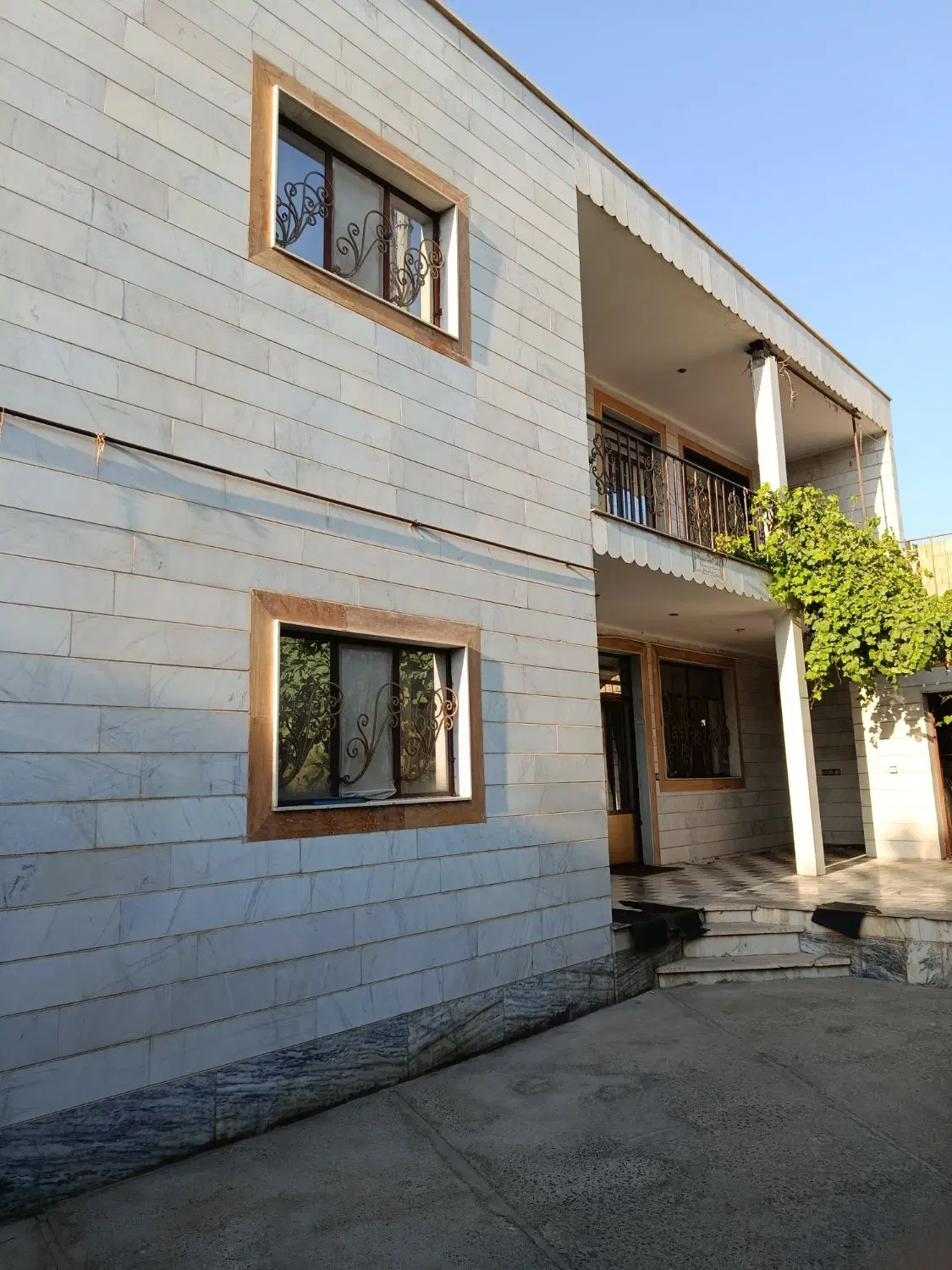 خانه دوطبقه ویلایی