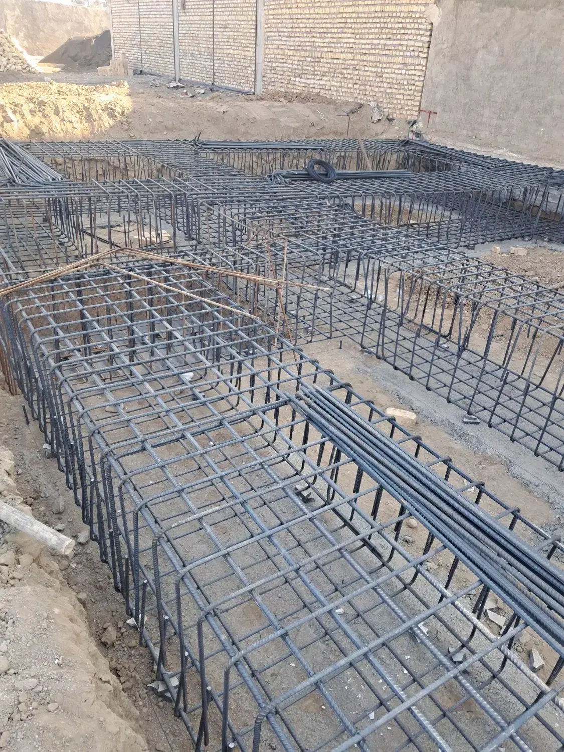 ساختمان نیمه کاره