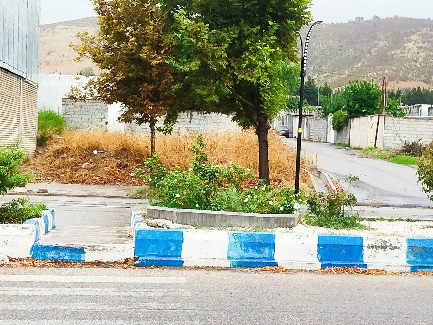 زمین بر بلوار اصلی شهر فراغی