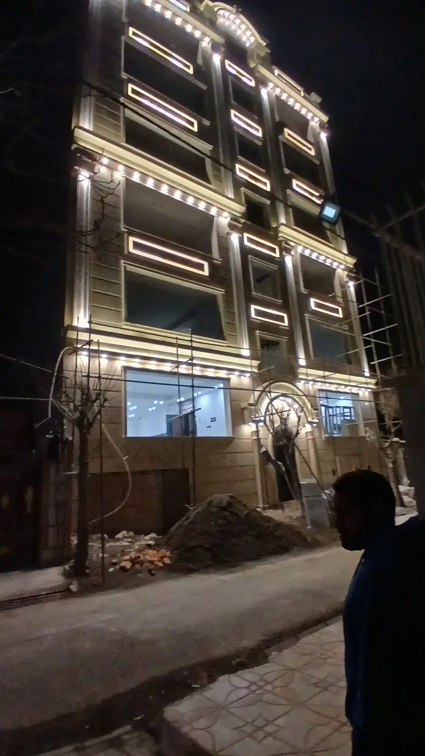 واوان واحد ۱۳۰متری غربی ها جنوبی دوکله