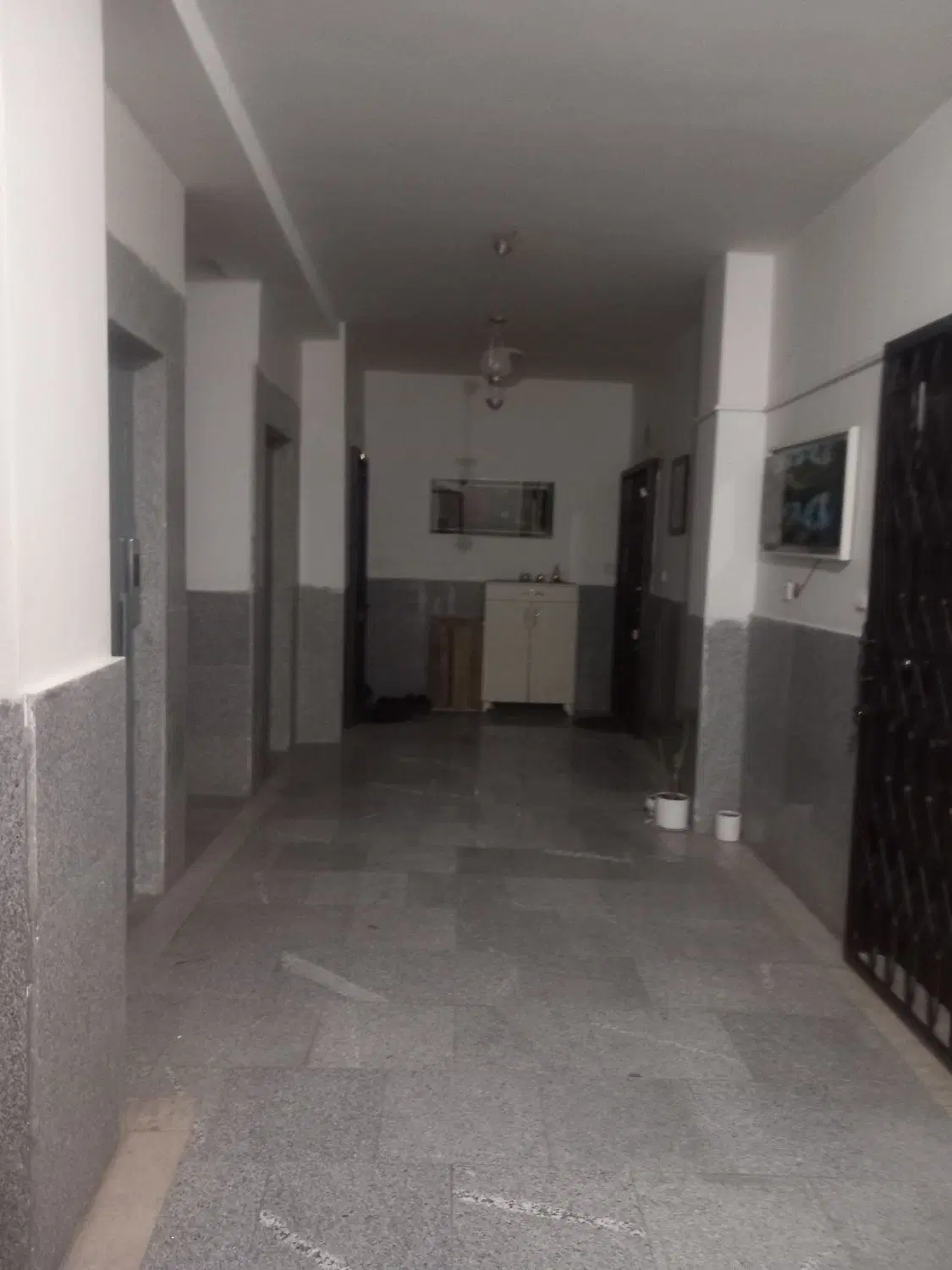 آپارتمان 78متری.  پارکینگ‌و انباری مسقف