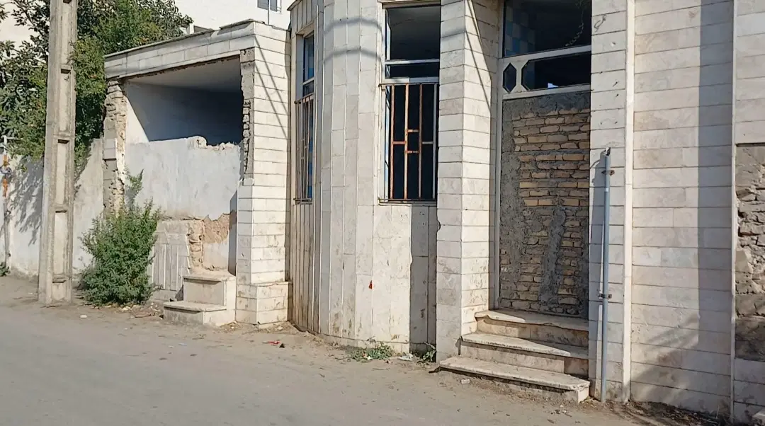 ۳۰۰ متر تجاری کلنگی