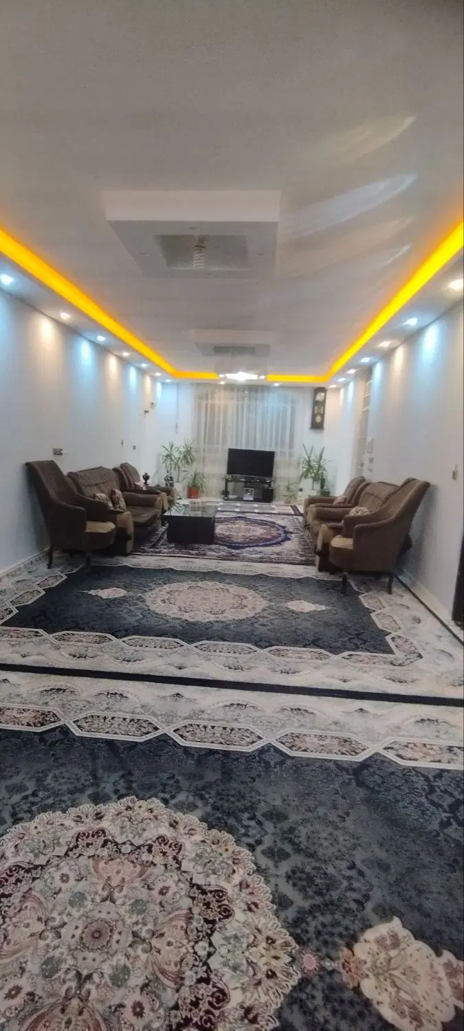 خانه استیجاری طبقه بالا بابک۴غربی