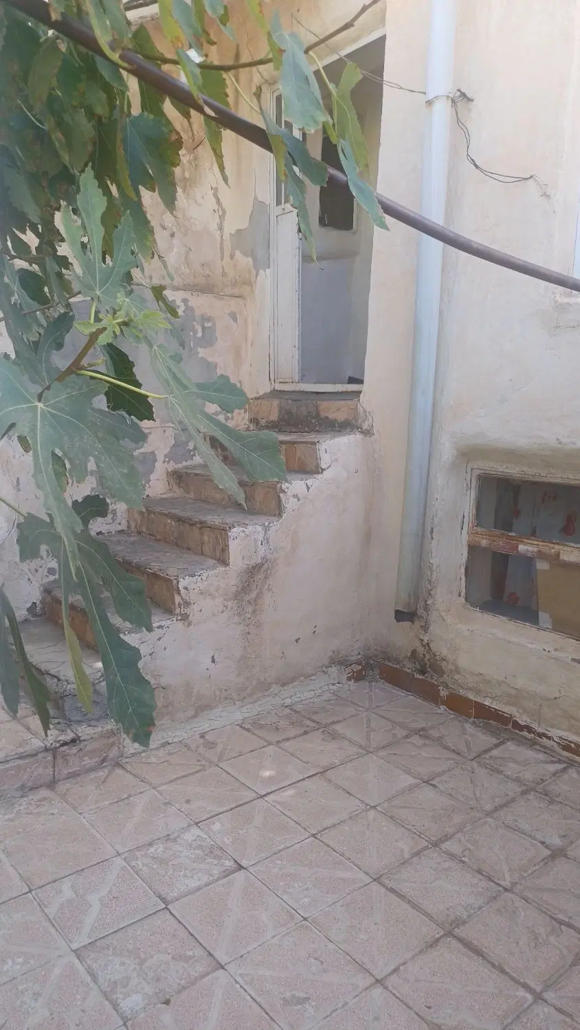 خانه ۱۰۰ متری حیاط‌دار