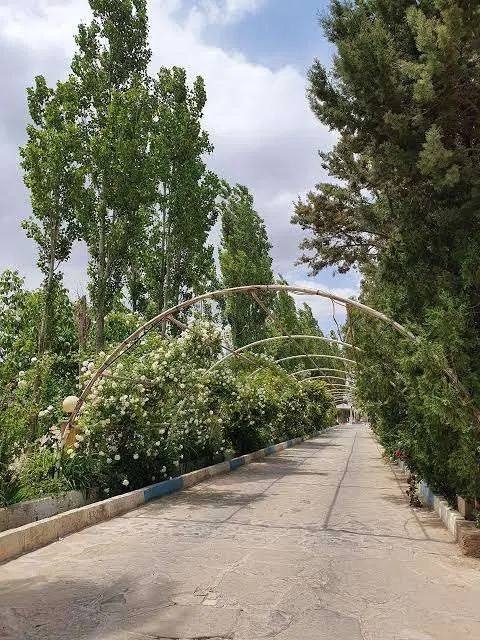 باغ در جاده توریستی داسداران سرمایه‌گذاری مشترک