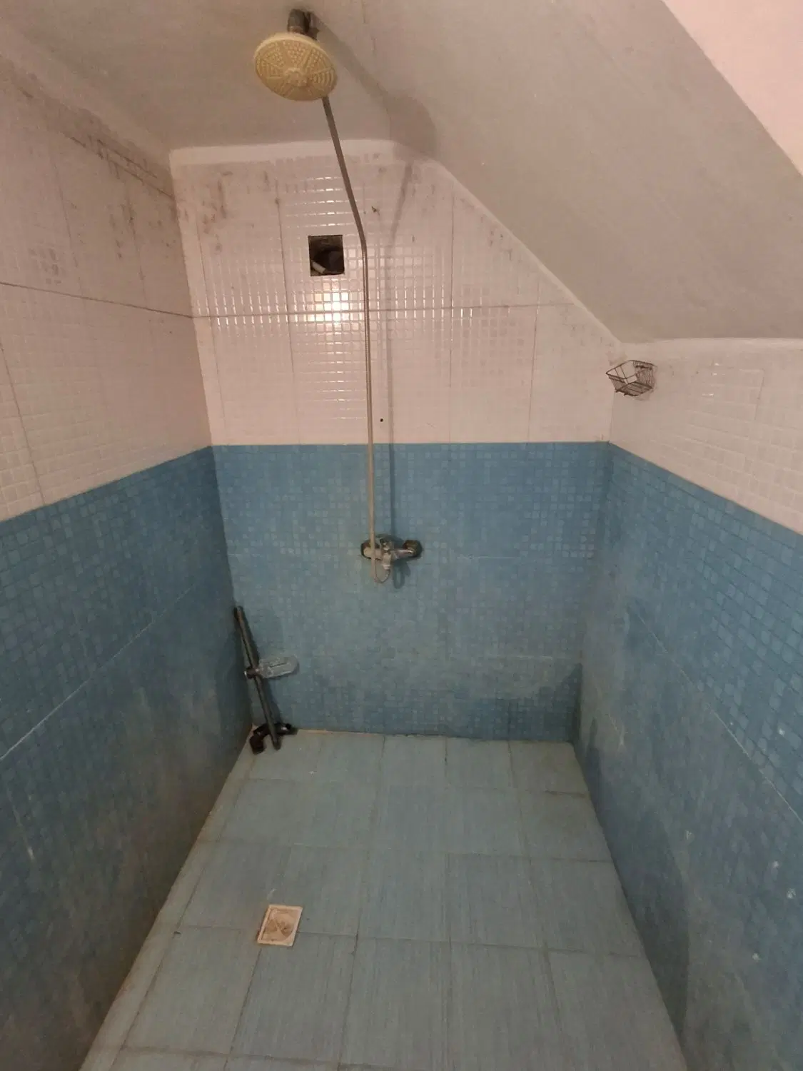 زیرزمین 125 متری.. اجاره ای