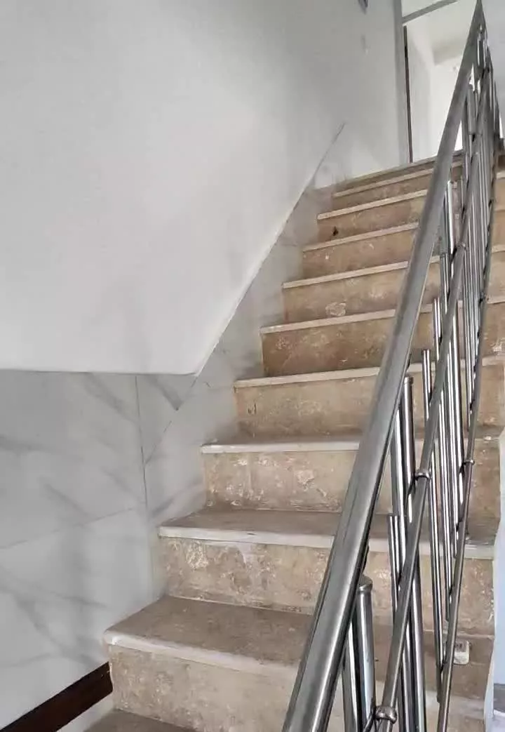 رهن کامل، کریم آباد