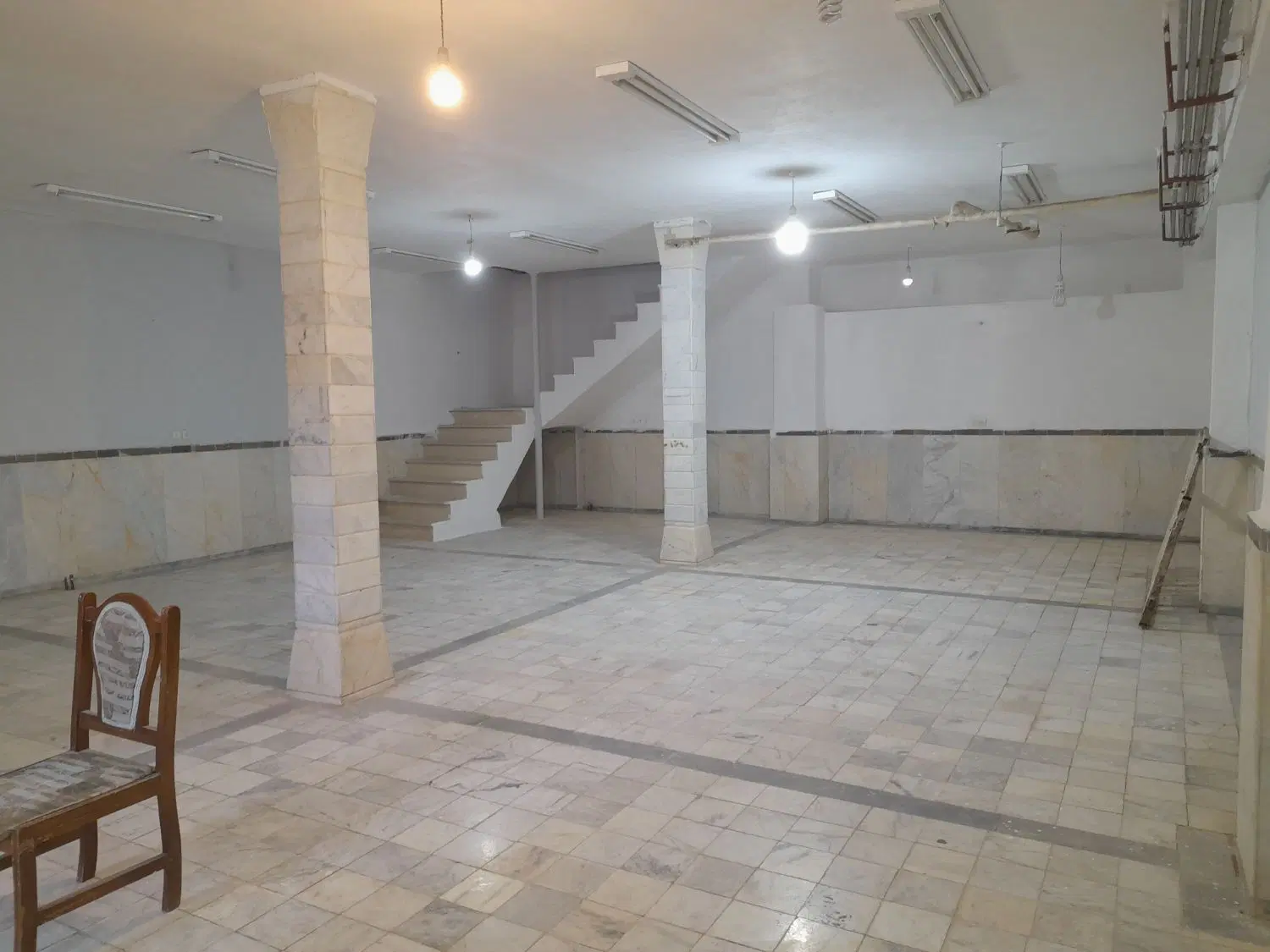 اجاره زیرزمین شیک وتمیز