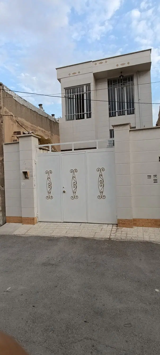 خانه‌ ویلایی دو طبقه شیک