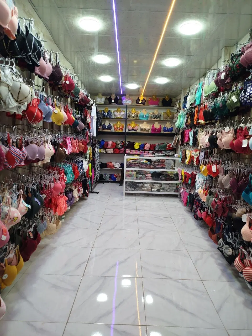 فروش مغازه به متراژ ۱۸متر دربازار سرپوشیده سنگ میل