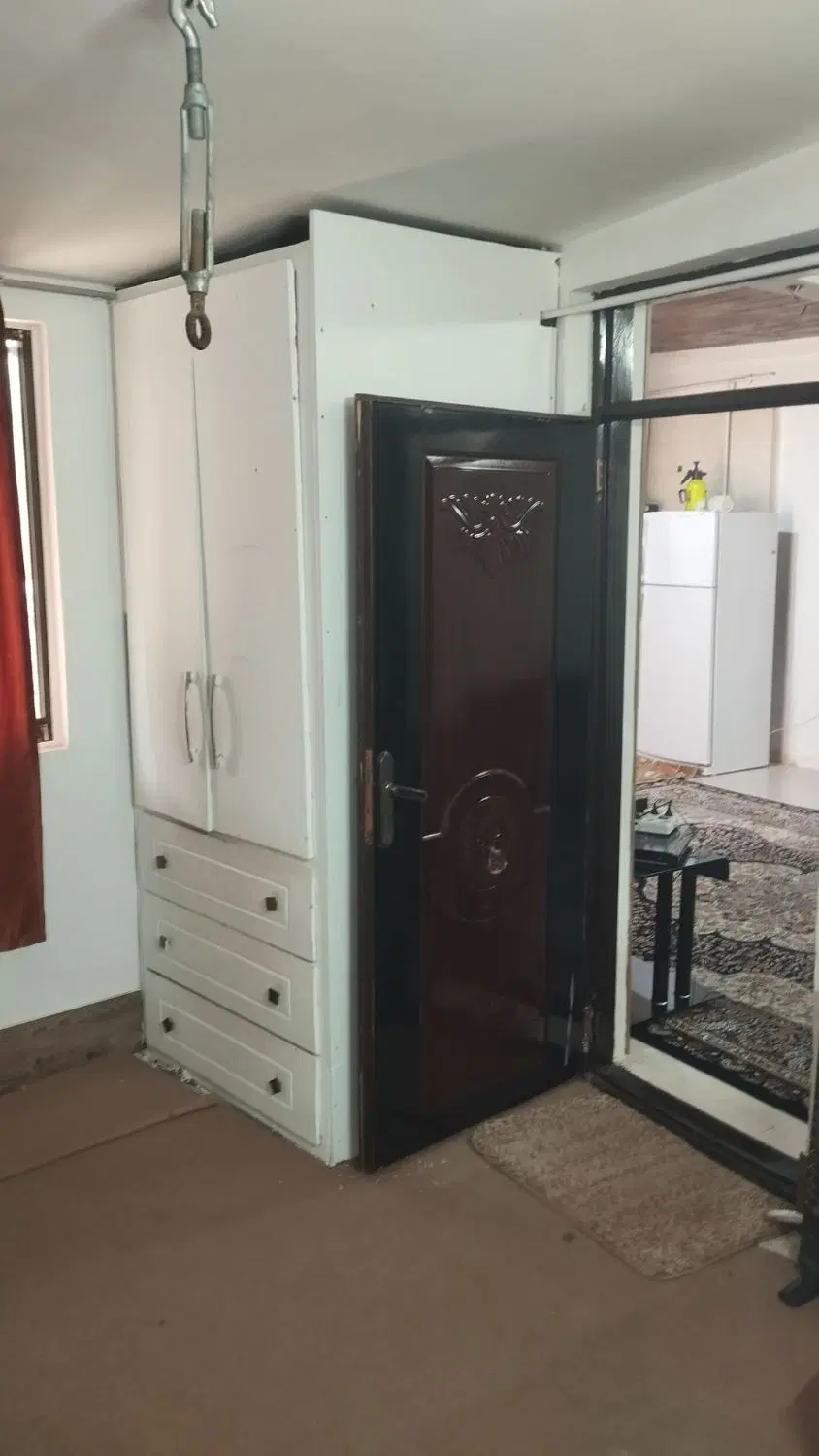 خانه کلنگی ۱۴۰ متری در لاله ۲۸