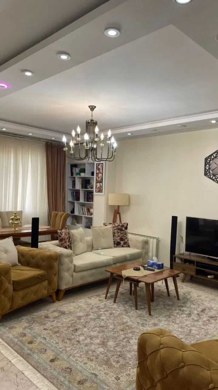 ۸۳ متر دو خوابه در ۱۹۶ غربی تهرانپارس