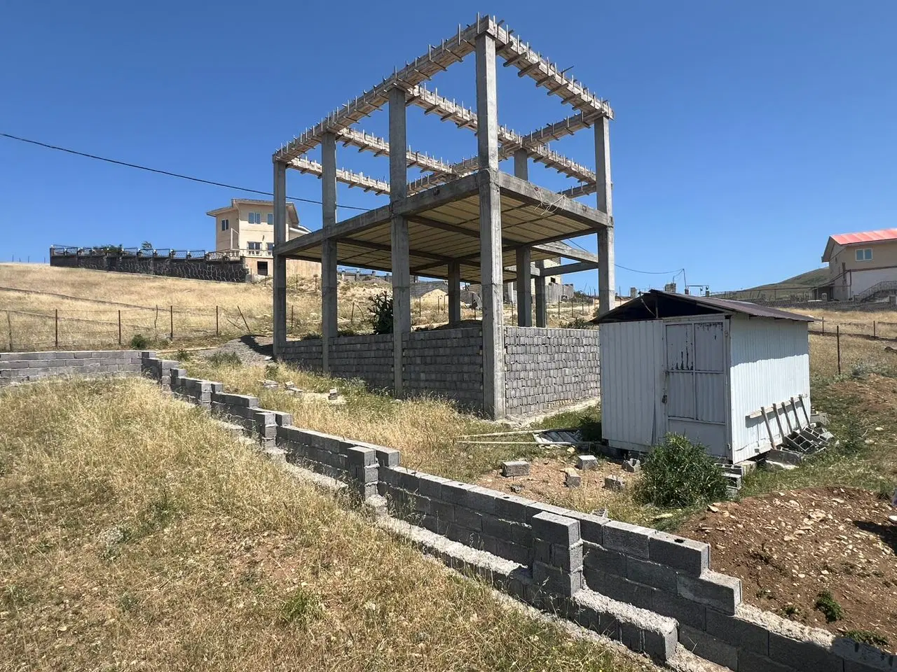خانه ویلای دوطبقه  ۲۰۰ متر بنا