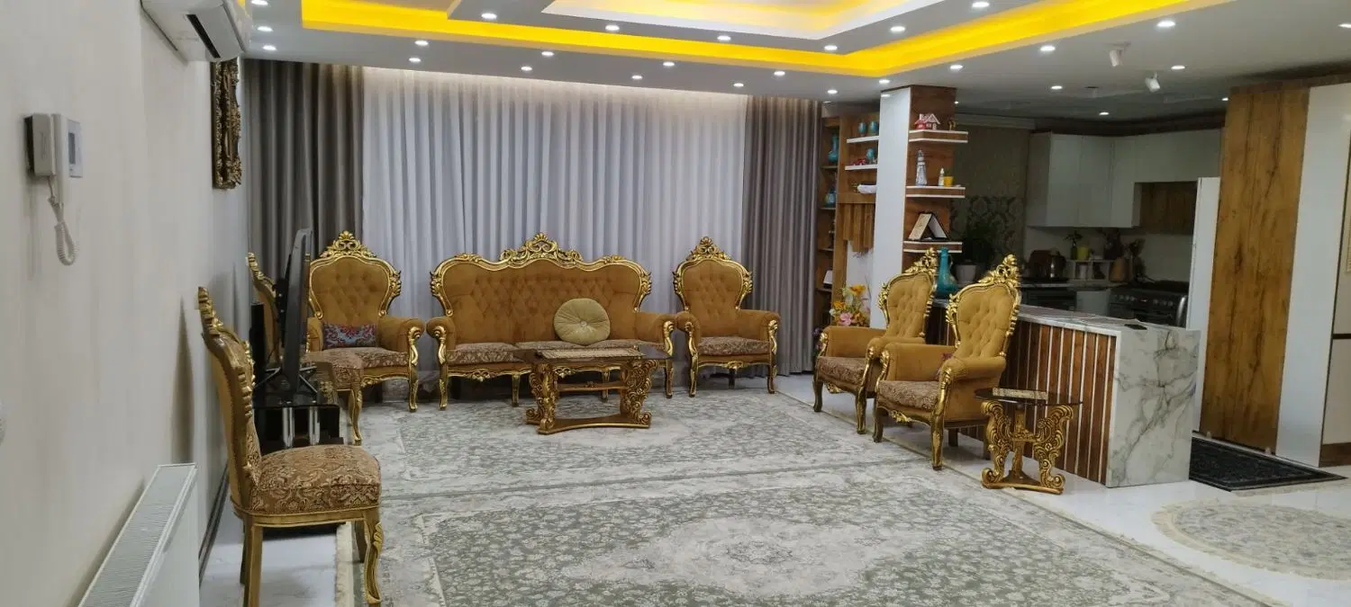 110 متری حیاط دار (پنت هوس)