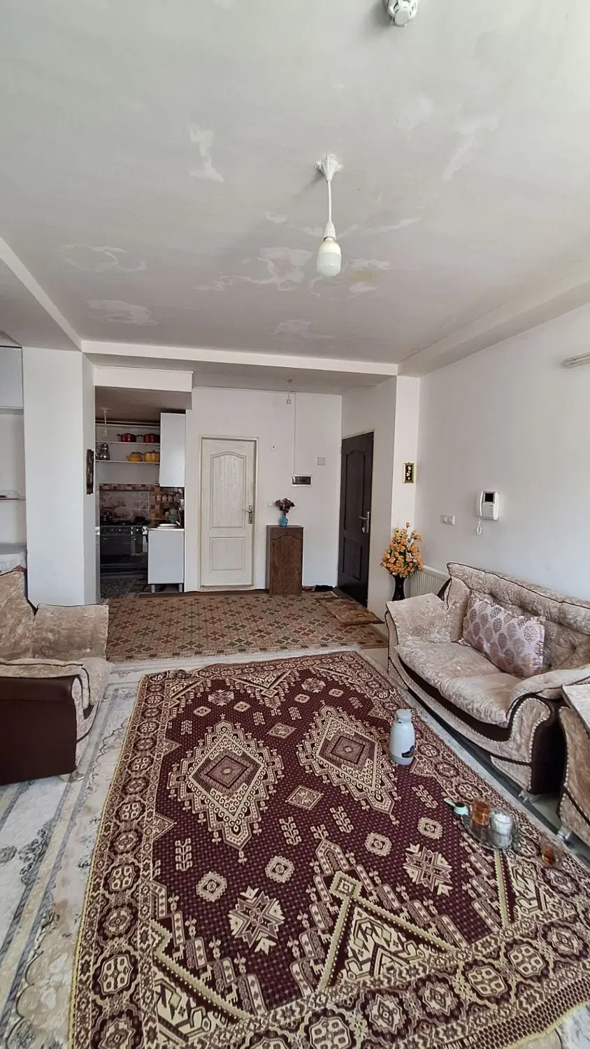 خانه ۶۰ متری رهبری  طبقه ۲ جنوبی