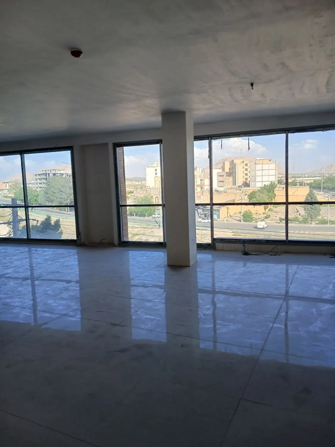 فروش اپارتمان بزرگ مشتاق