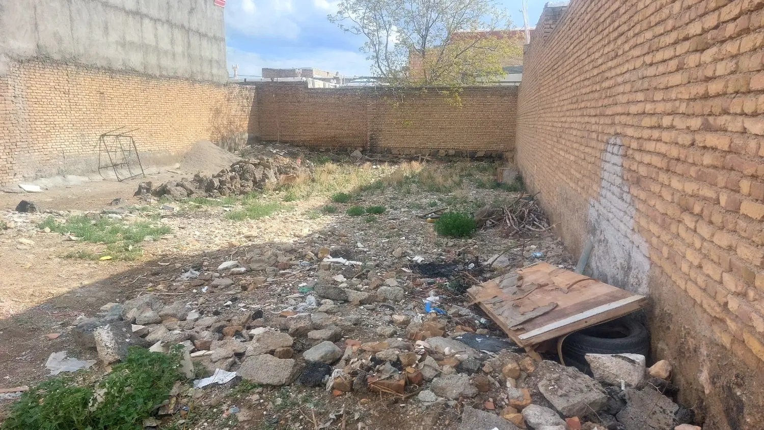 ملک مسکونی ۴۰۰ متر چایپاره
