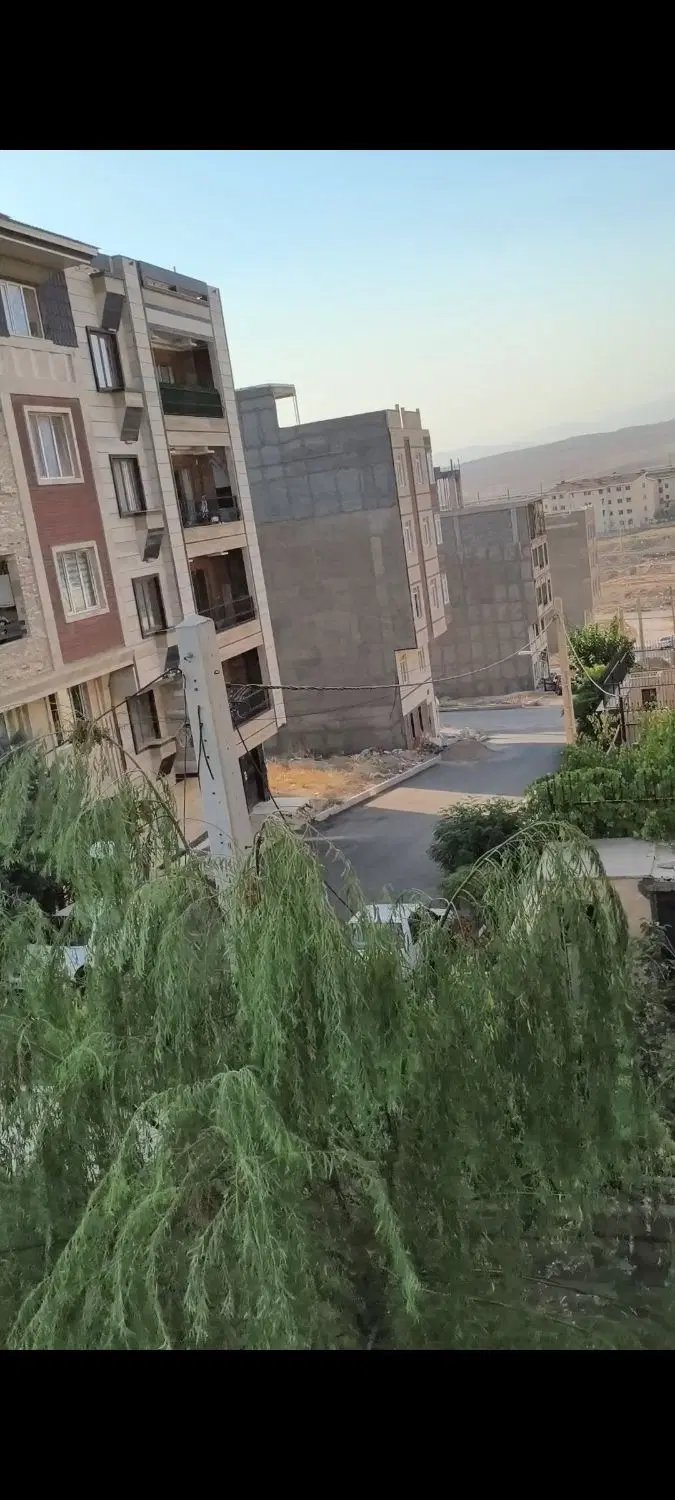 فردش اپارتمان ۱۳۳ متر خوش نقشه دونبش فول امکانات