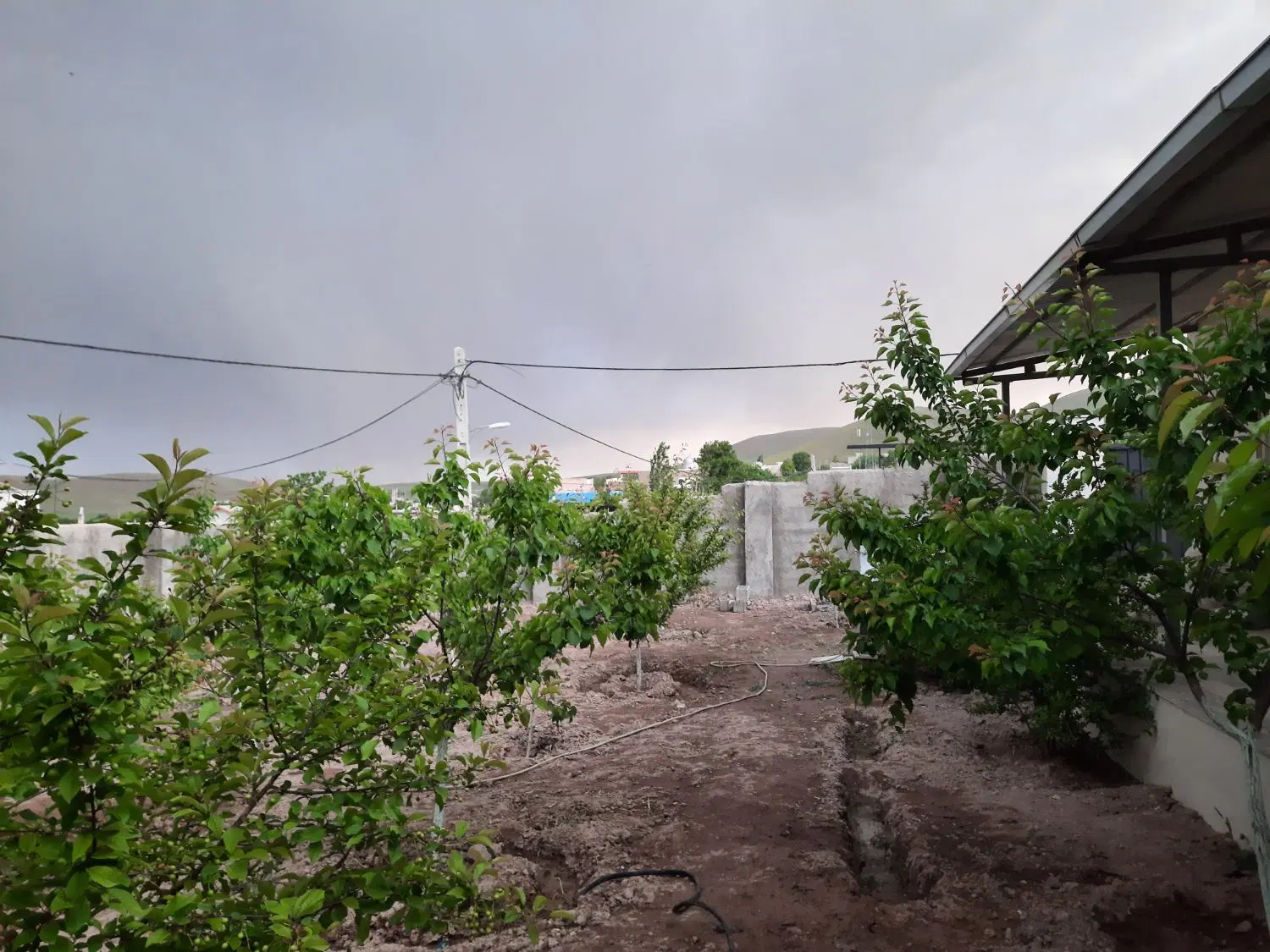 خانه باغ نو ساخت دستجردعلیا ۳۰۰ متری