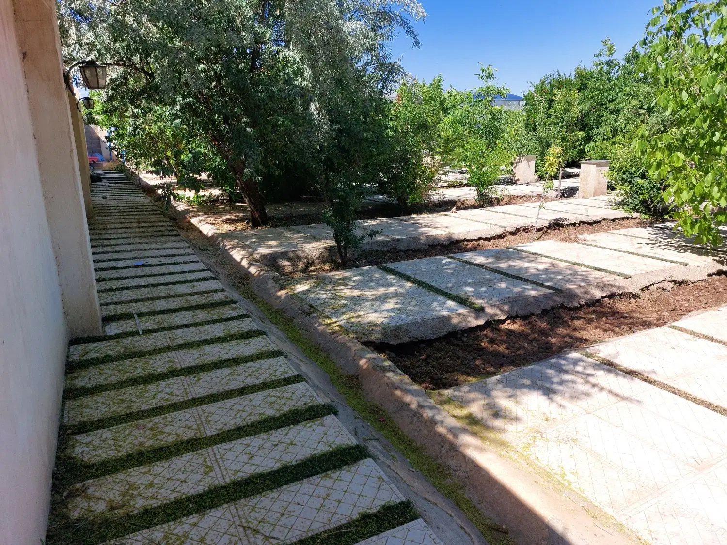 باغ ویلا سندداردرروستای  احمدآبادمصدق نظرآباد کرج