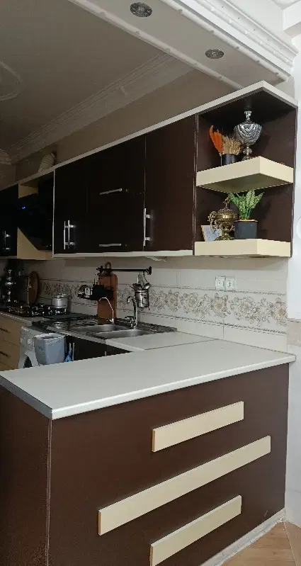 زیرزمین دربست