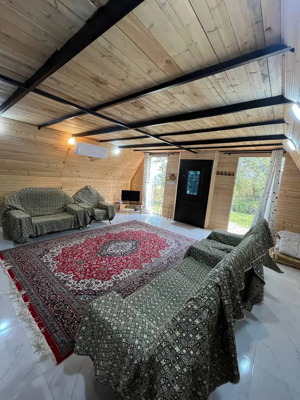 اجار روزانه کلبه سوئیسی وسوئت هیرکان
