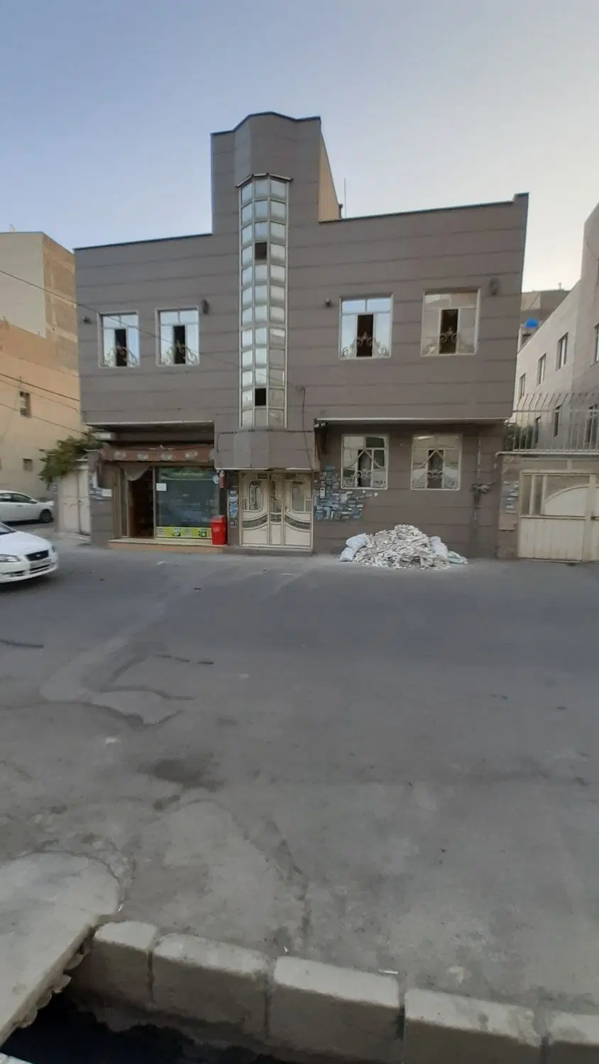 رهن کامل ۳خواب ۱۴۵ متری تک واحدی مصلی ۲نبش