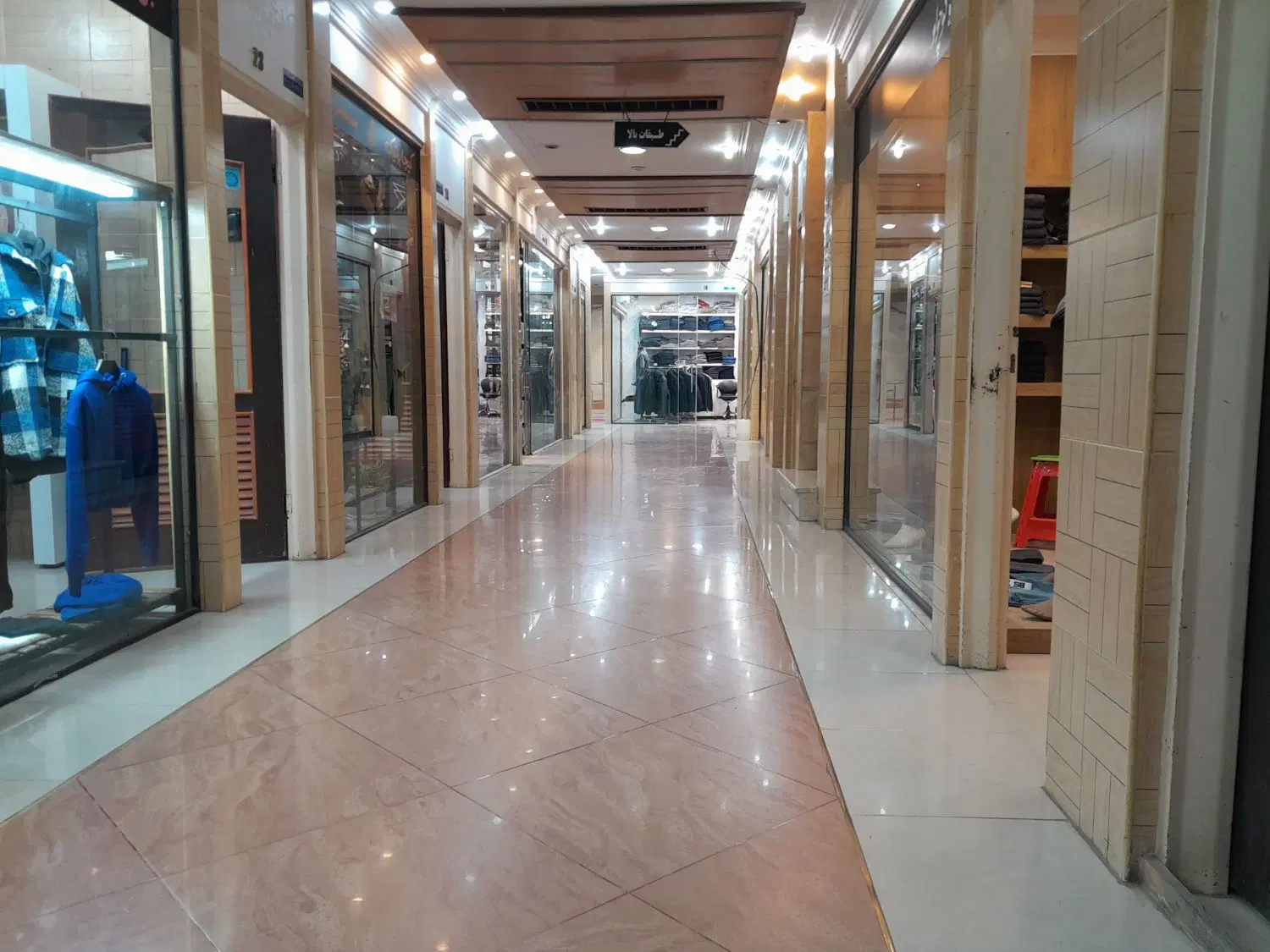 رهن و اجاره مغازه در طبقه همکف پاساژ زیتون