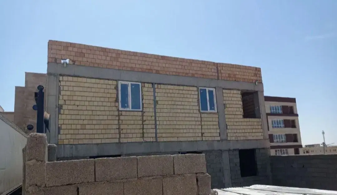 خانه ویلایی نیمه ساز